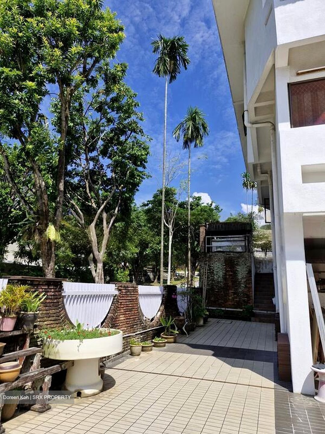 Hillview Garden Estate (D23), Semi-Detached #456762971